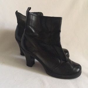 MUDD Black heeled ankle boots